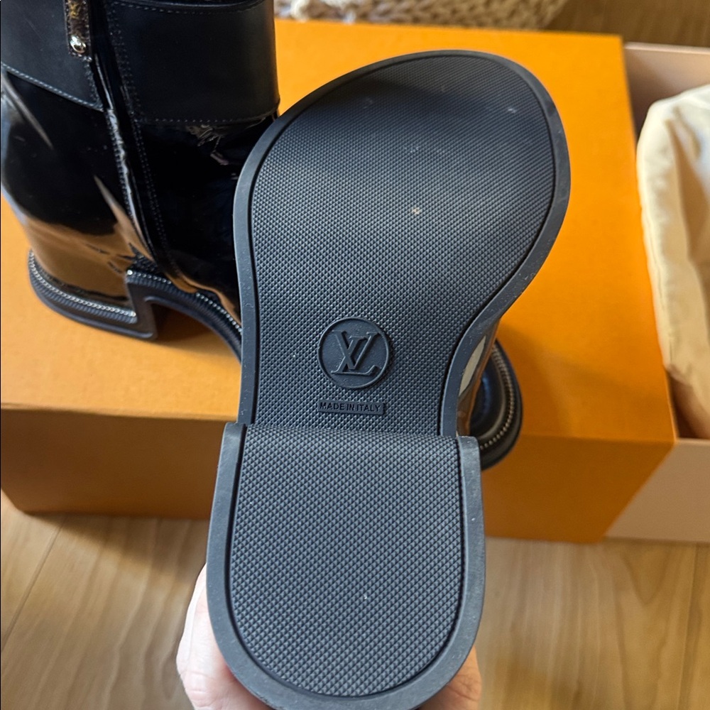 Louis Vuitton Moonlight Ankle Boot - Picture 7 of 9